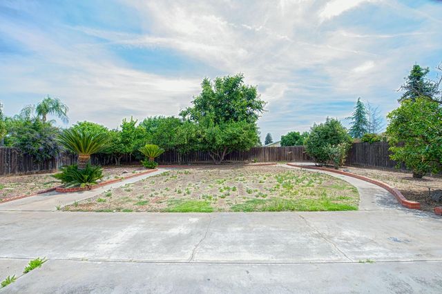1545 Sunnyside Avenue, Clovis, CA 93611