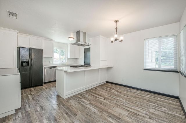 1545 Sunnyside Avenue, Clovis, CA 93611