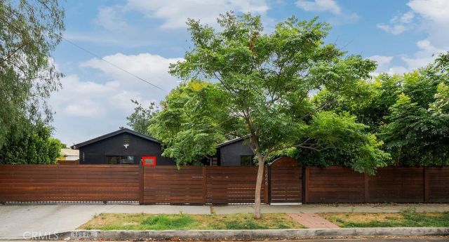 18646 Ingomar, Reseda, CA 91335