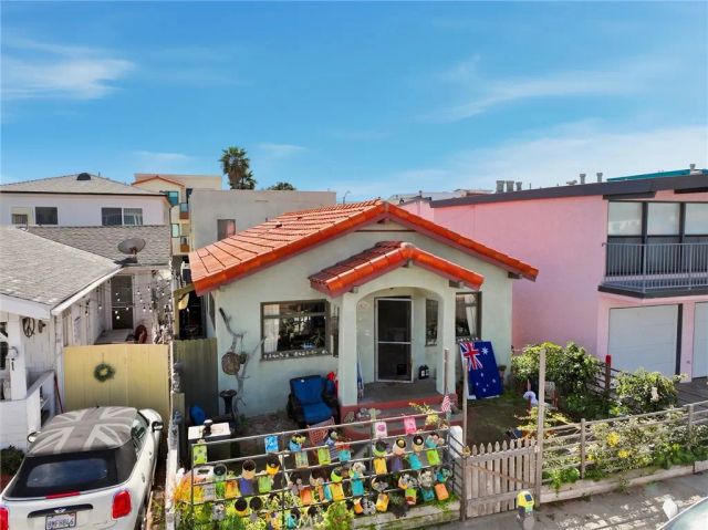 50 10th Street, Hermosa Beach, CA 90254