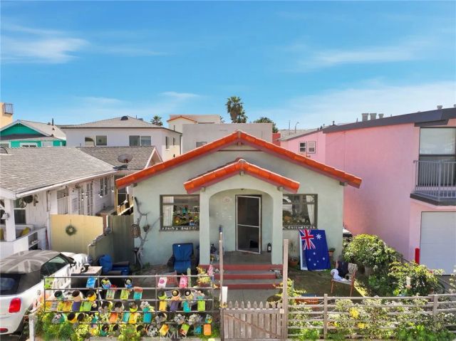 50 10th Street, Hermosa Beach, CA 90254