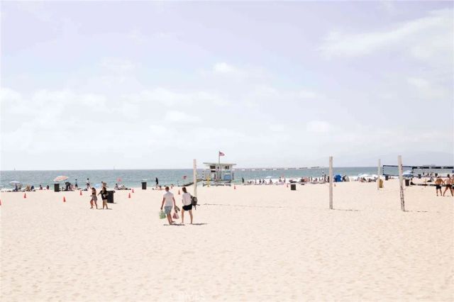 50 10th Street, Hermosa Beach, CA 90254