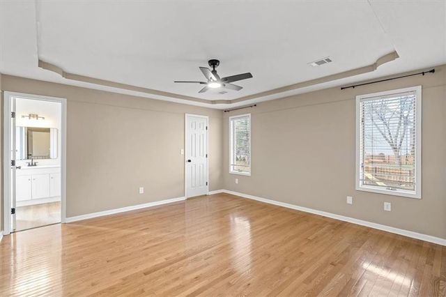 2704 NW Bent Tree Circle, Lee's Summit, MO 64081