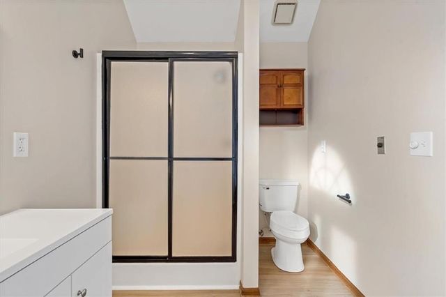 2704 NW Bent Tree Circle, Lee's Summit, MO 64081