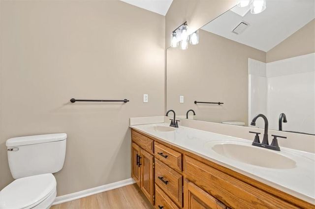 2704 NW Bent Tree Circle, Lee's Summit, MO 64081