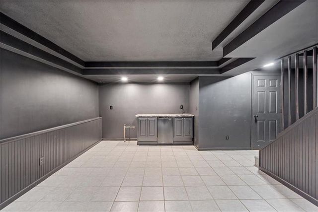 2704 NW Bent Tree Circle, Lee's Summit, MO 64081