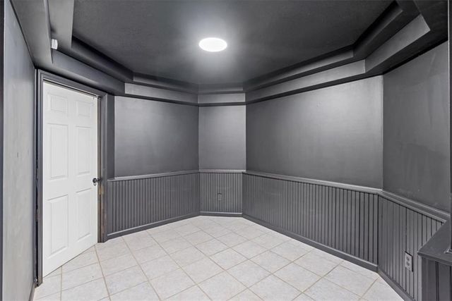 2704 NW Bent Tree Circle, Lee's Summit, MO 64081