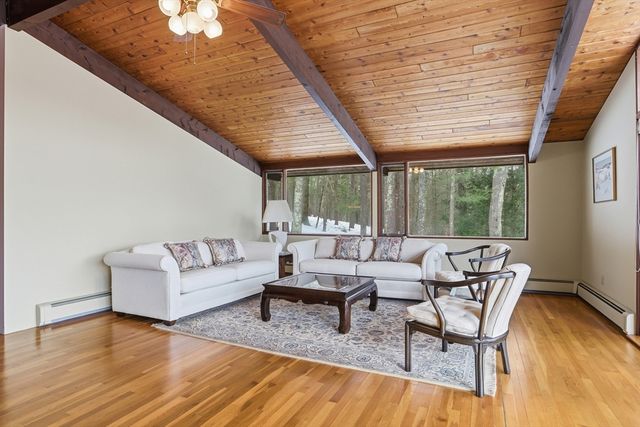 1090 North Road, Carlisle, MA 01741