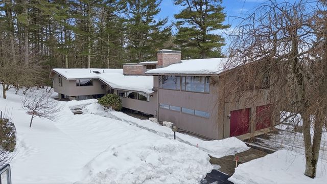 1090 North Road, Carlisle, MA 01741