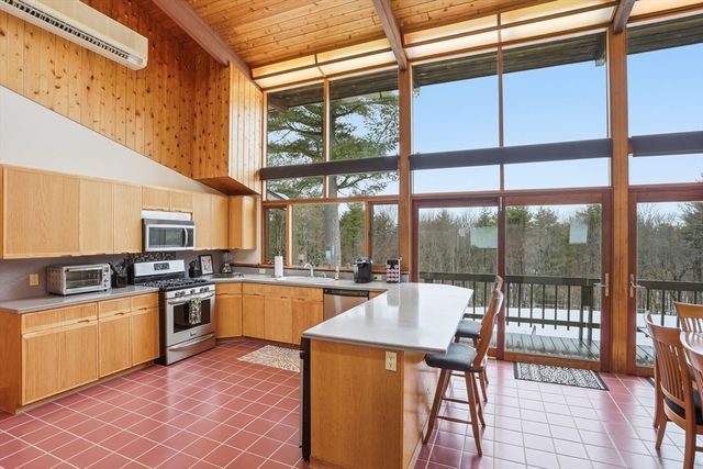 1090 North Road, Carlisle, MA 01741