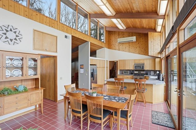 1090 North Road, Carlisle, MA 01741