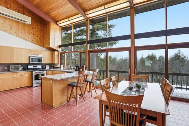 1090 North Road, Carlisle, MA 01741