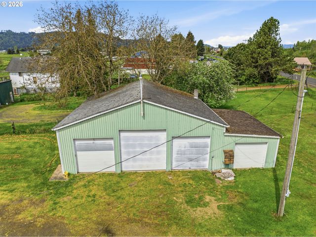77 S WELCOME SLOUGH Rd, Cathlamet, WA 98612