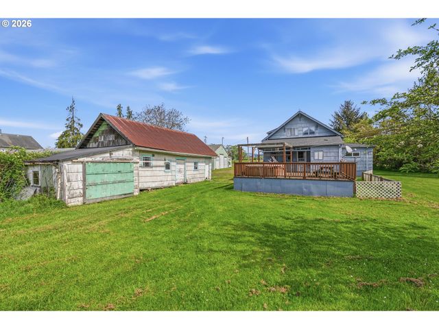 77 S WELCOME SLOUGH Rd, Cathlamet, WA 98612