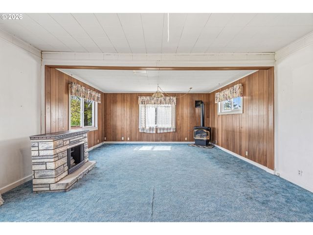 77 S WELCOME SLOUGH Rd, Cathlamet, WA 98612