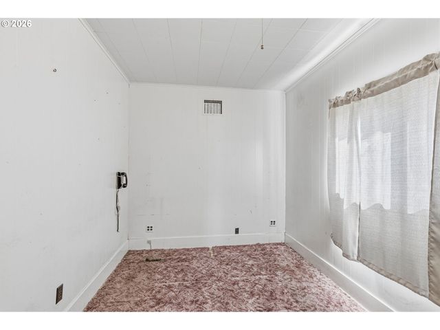 77 S WELCOME SLOUGH Rd, Cathlamet, WA 98612