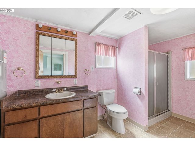 77 S WELCOME SLOUGH Rd, Cathlamet, WA 98612