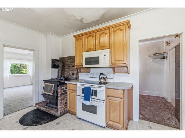 77 S WELCOME SLOUGH Rd, Cathlamet, WA 98612