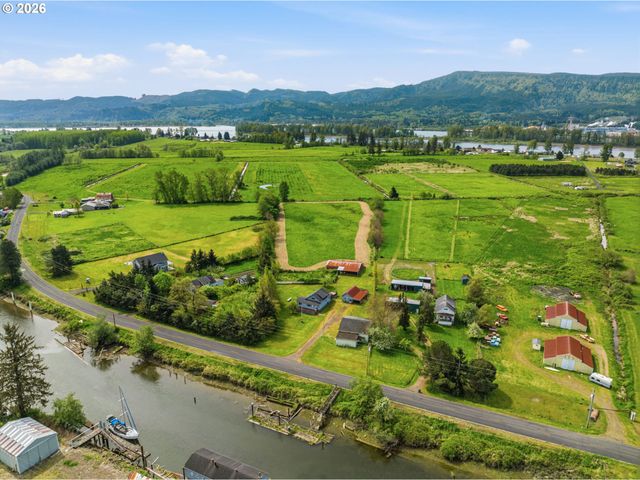 77 S WELCOME SLOUGH Rd, Cathlamet, WA 98612