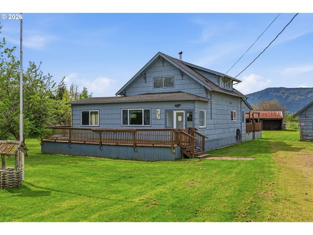 77 S WELCOME SLOUGH Rd, Cathlamet, WA 98612