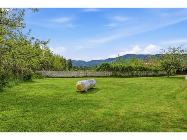 77 S WELCOME SLOUGH Rd, Cathlamet, WA 98612