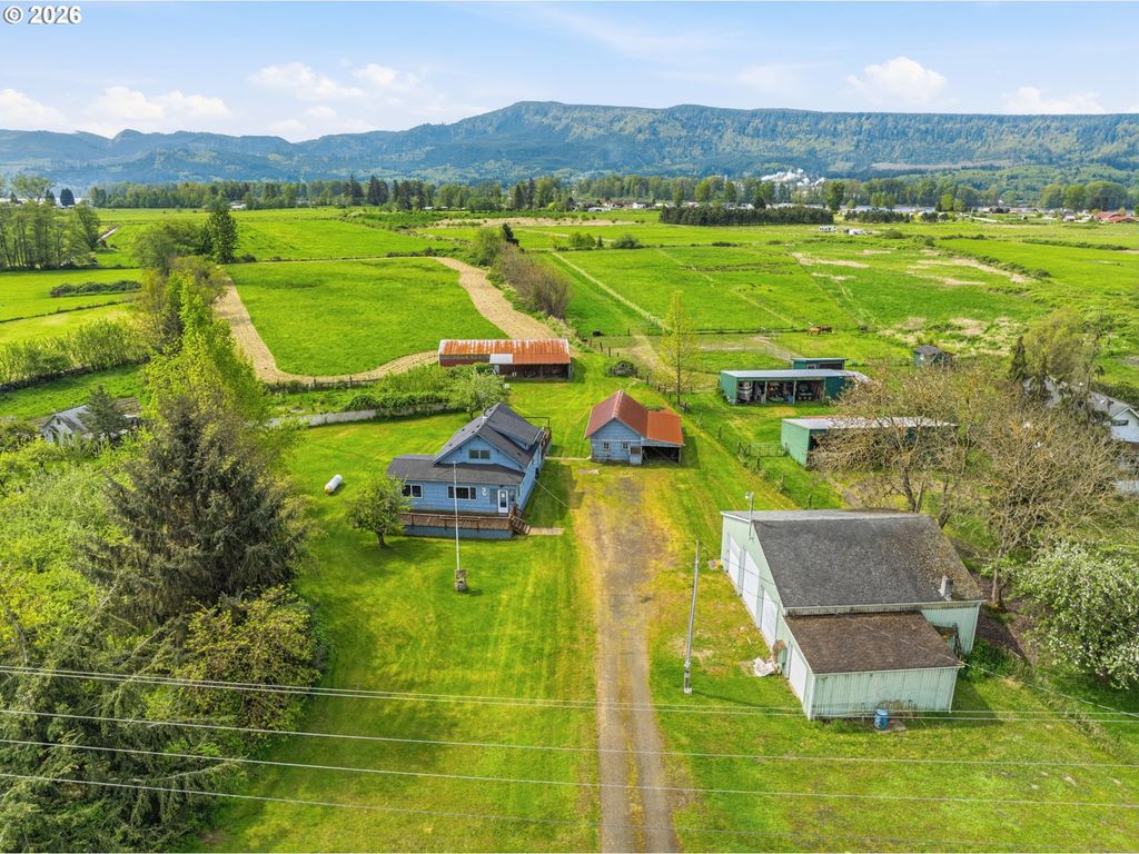 77 S WELCOME SLOUGH Rd, Cathlamet, WA 98612