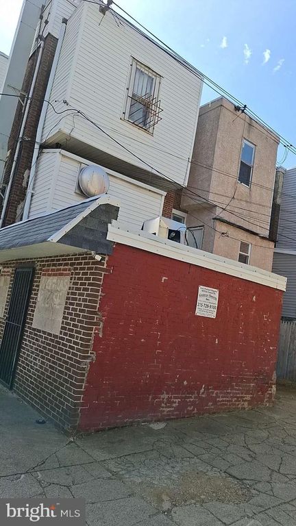 Image 5 of property listing at 5501 WILLOWS AVE, Philadelphia, PA 19143