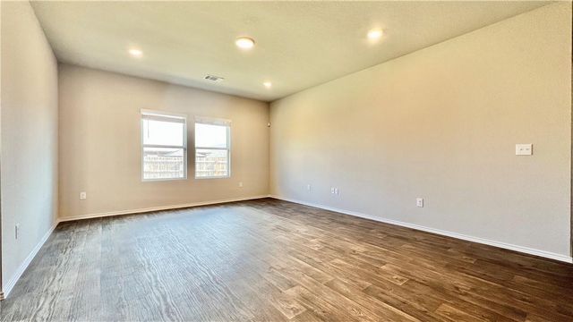5913 Shanjia DR, Austin, TX 78724