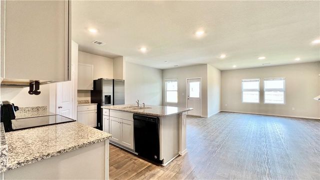 5913 Shanjia DR, Austin, TX 78724