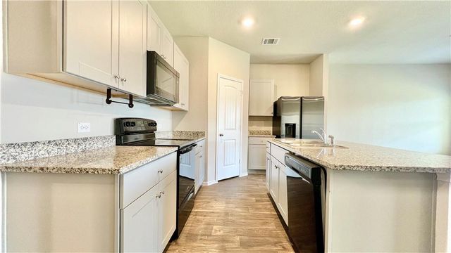 5913 Shanjia DR, Austin, TX 78724