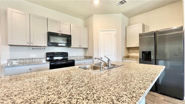 5913 Shanjia DR, Austin, TX 78724