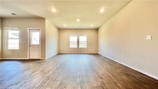 5913 Shanjia DR, Austin, TX 78724