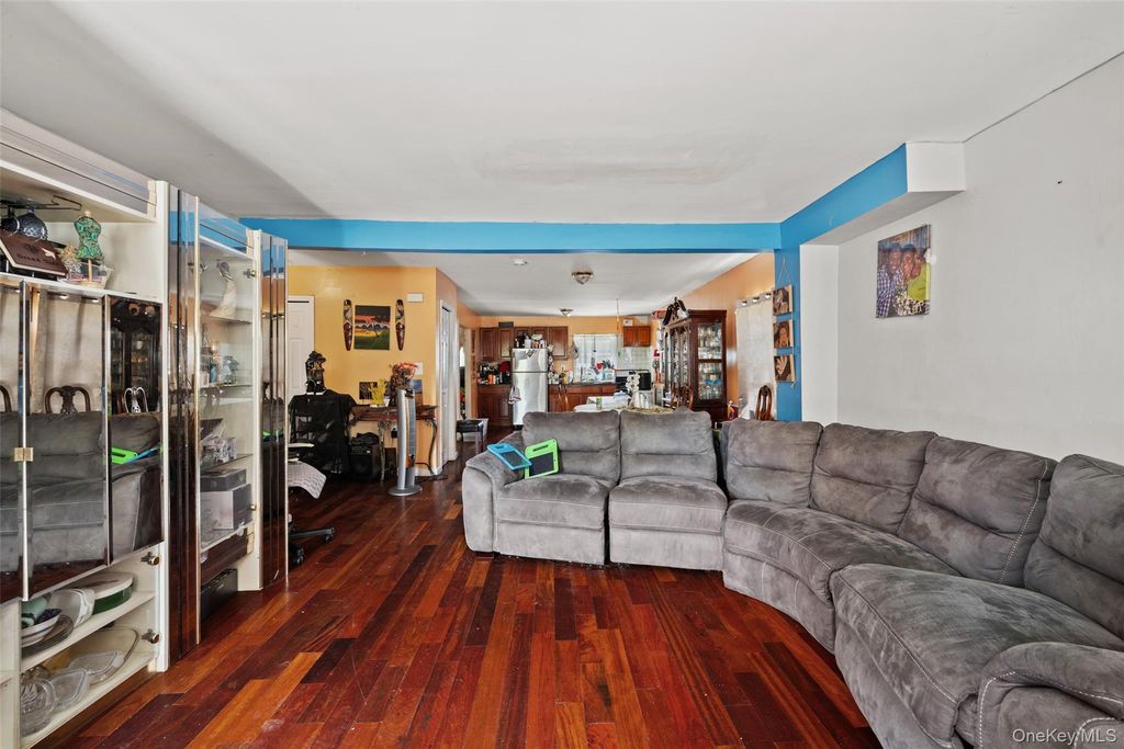 825 E 224th Street 2, Bronx, NY 10466 — photo 3