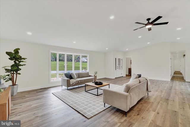 879 GRAFFIUS RD, York, PA 17404