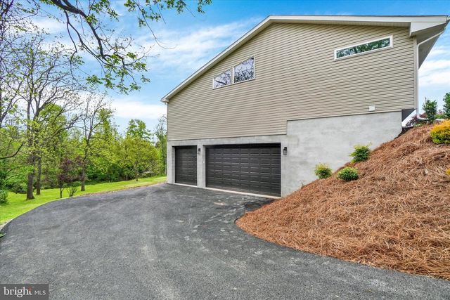 879 GRAFFIUS RD, York, PA 17404