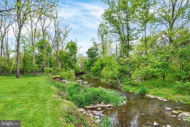 879 GRAFFIUS RD, York, PA 17404