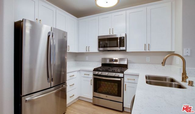 348 S Hauser Boulevard 2-301, Los Angeles, CA 90036