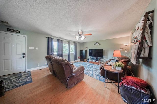 11685 County Road 5320, Rolla, MO 65401