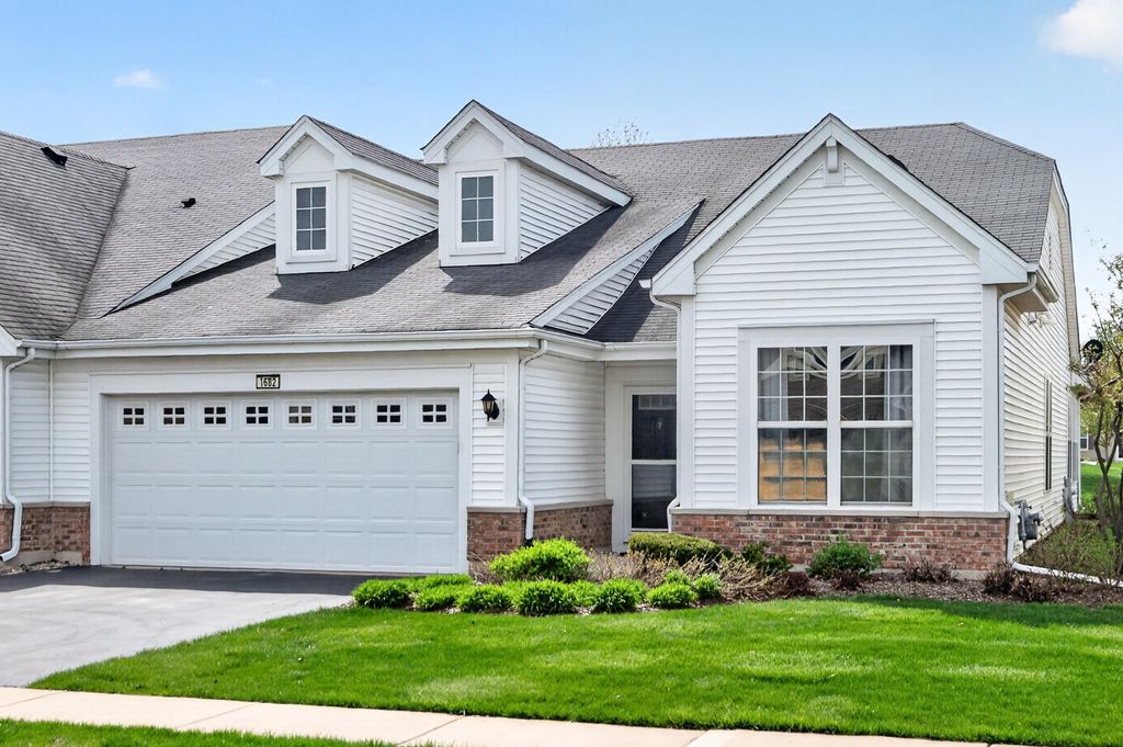 1682 Francis Drive, Pingree Grove, IL 60140