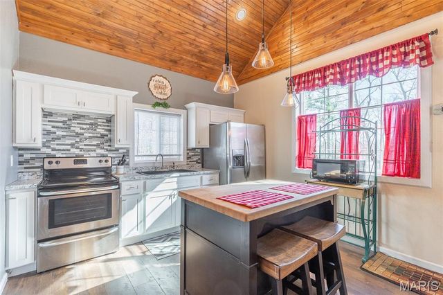 249 Trails End Way, Doniphan, MO 63935