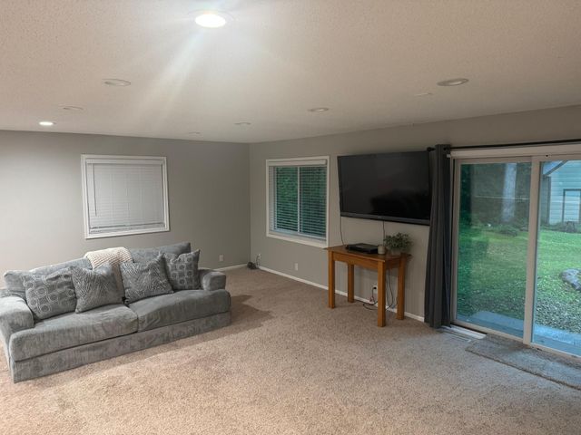 17800 Jamaica Circle, Lakeville, MN 55044