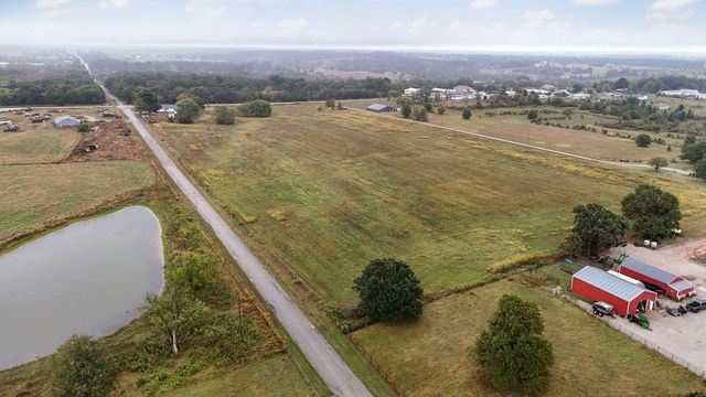 4 Somerset Road, Fair Grove, MO 65648