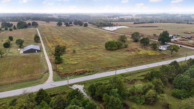 4 Somerset Road, Fair Grove, MO 65648