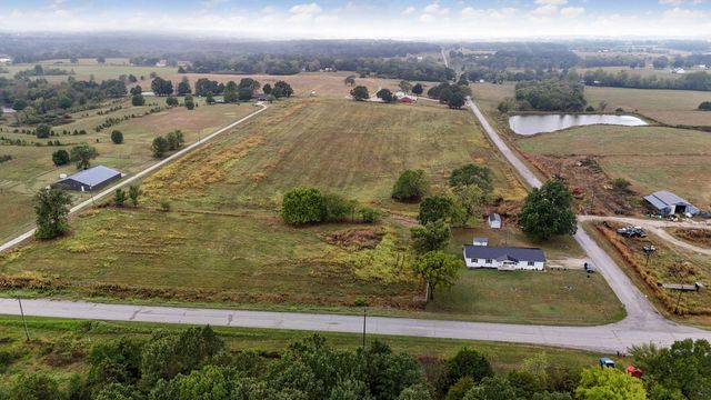 4 Somerset Road, Fair Grove, MO 65648