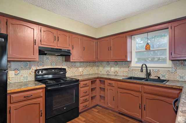 4 Somerset Road, Fair Grove, MO 65648