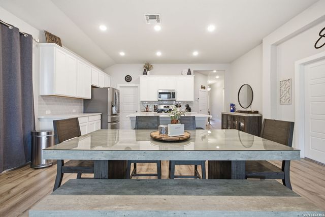 14811 PALMER CRK, San Antonio, TX 78217