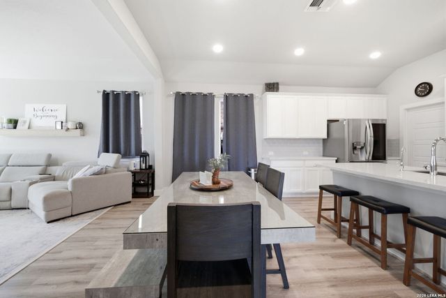 14811 PALMER CRK, San Antonio, TX 78217