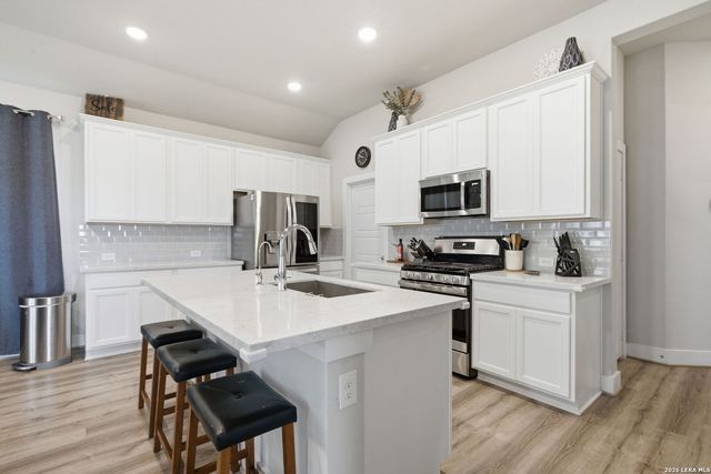 14811 PALMER CRK, San Antonio, TX 78217