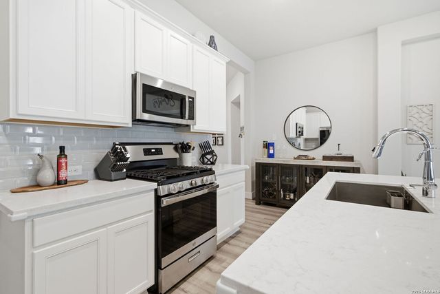 14811 PALMER CRK, San Antonio, TX 78217