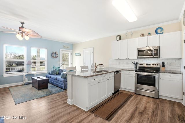 618 S Fourth Avenue 1, Kure Beach, NC 28449